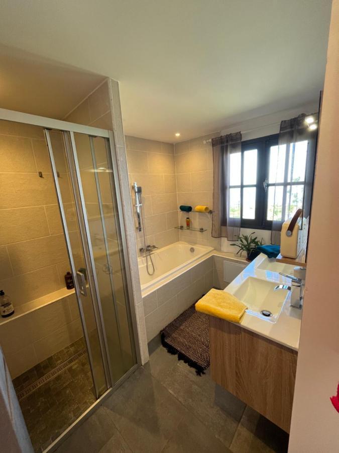 La Maison Des Camelias Le Tampon Bagian luar foto